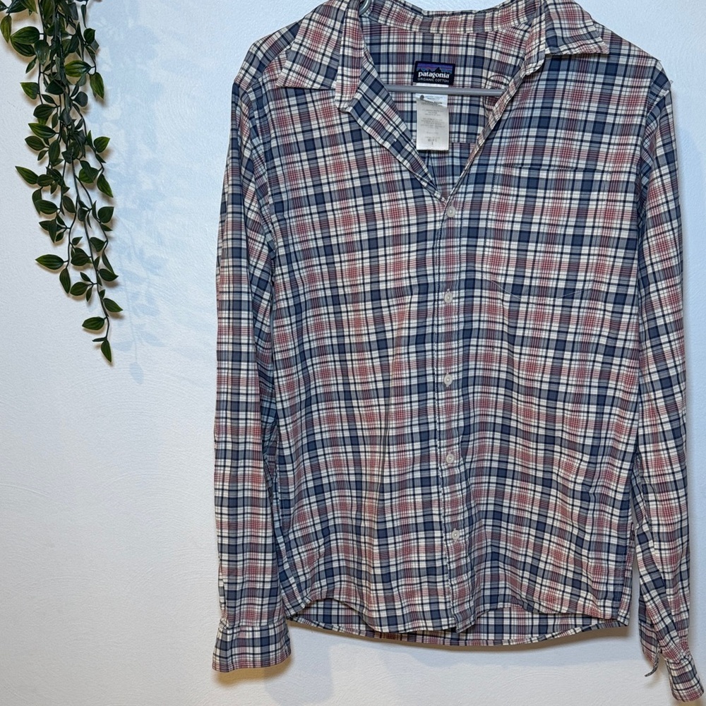 Patagonia Men's Casual cotton Plaid Shirt in Red and Blue size S